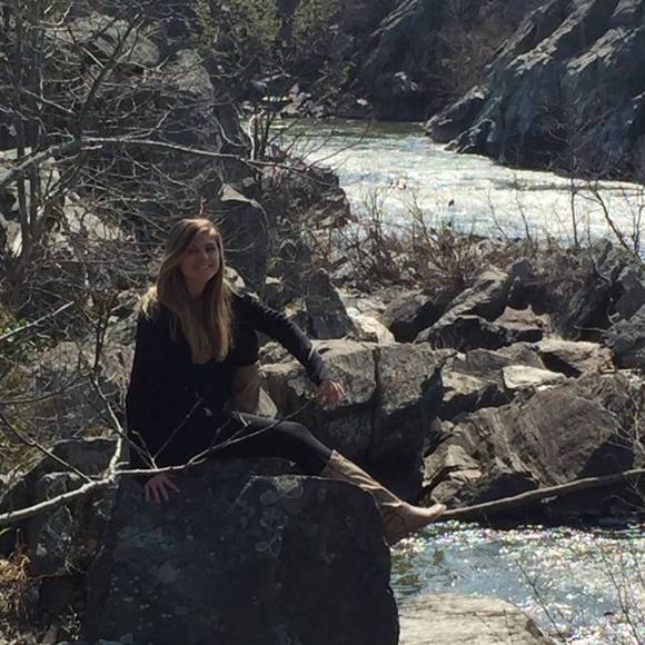 Meet your Posher, Rachel - Picture 1 of 1